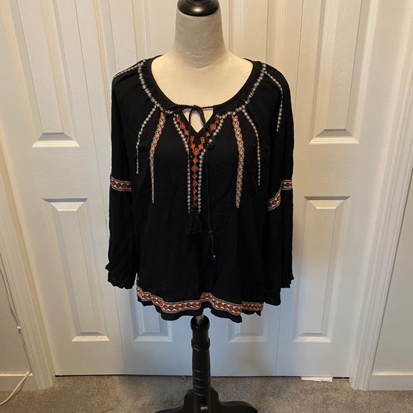 Aeropostale Tops - Women’s Aeropostale size L peasant top